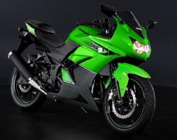 KAWASAKI NINJA 250R green