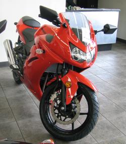 KAWASAKI NINJA 250R red