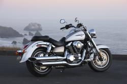 KAWASAKI VULCAN white