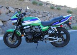 KAWASAKI ZR-7 green