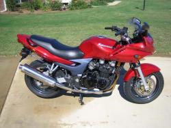 KAWASAKI ZR-7 red