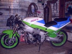 KAWASAKI ZXR 750 engine