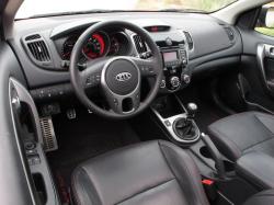 KIA FORTE KOUP interior