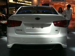 KIA FORTE white