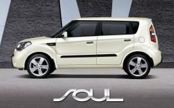 KIA SOUL white