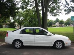 KIA SPECTRA white