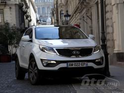 KIA SPORTAGE 2.0 white