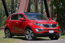 KIA SPORTAGE red