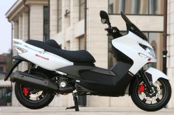 KYMCO 300 white