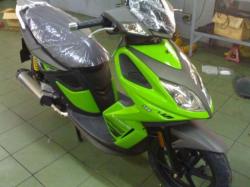 KYMCO SUPER 8 green