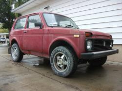 LADA NIVA red