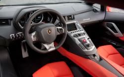 LAMBORGHINI AVENTADOR LP 700-4 interior