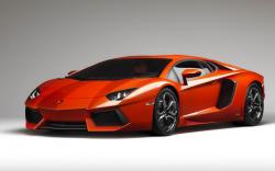 LAMBORGHINI AVENTADOR LP 700-4 red