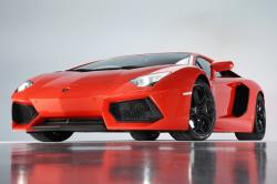 LAMBORGHINI AVENTADOR LP 700-4 red