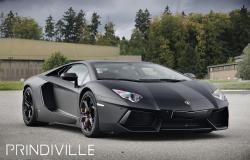 LAMBORGHINI AVENTADOR black