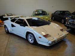 LAMBORGHINI COUNTACH 5000 green