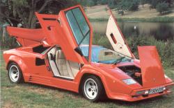 LAMBORGHINI COUNTACH red