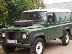 LAND ROVER DEFENDER green