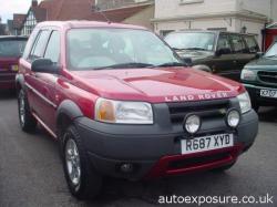 LAND ROVER FREELANDER red