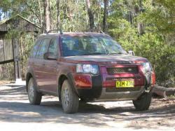 LAND ROVER FREELANDER red