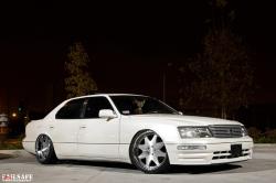 LEXUS 400 white