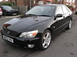 LEXUS IS 200 black