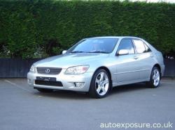 LEXUS IS 200 silver