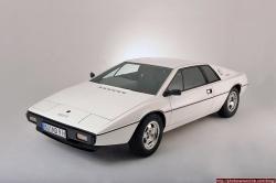 LOTUS ESPRIT white