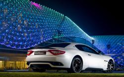 MASERATI GRAN white