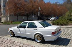 MERCEDES-BENZ 190 white