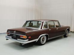 MERCEDES-BENZ 600 brown