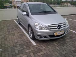 MERCEDES-BENZ B black