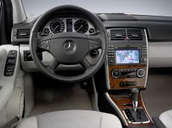 MERCEDES-BENZ B interior