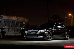 MERCEDES-BENZ E-CLASS black