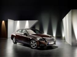 MERCEDES-BENZ E-CLASS brown