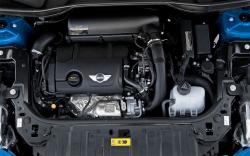 MINI COUNTRYMAN engine