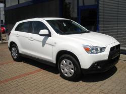 MITSUBISHI ASX white