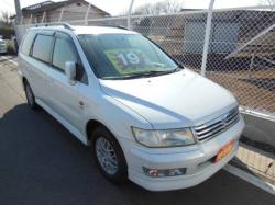 MITSUBISHI CHARIOT white