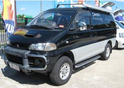 MITSUBISHI DELICA 4WD black