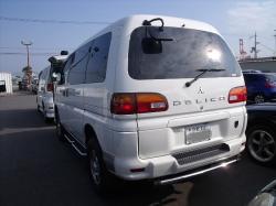 MITSUBISHI DELICA white