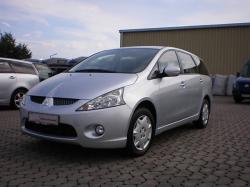 MITSUBISHI GRANDIS silver