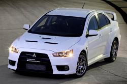 MITSUBISHI LANCER EVOLUTION white