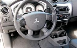 MITSUBISHI RAIDER interior