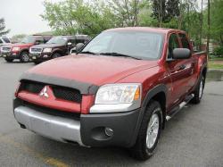 MITSUBISHI RAIDER red