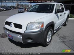 MITSUBISHI RAIDER white