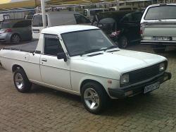 NISSAN 1400 BAKKIE brown