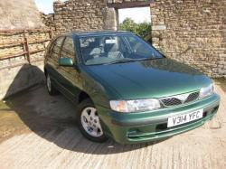 NISSAN ALMERA green