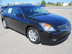 NISSAN ALTIMA 2.5 black