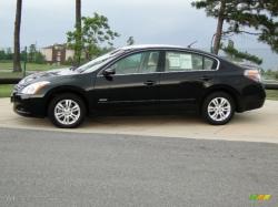 NISSAN ALTIMA black