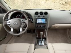 NISSAN ALTIMA interior